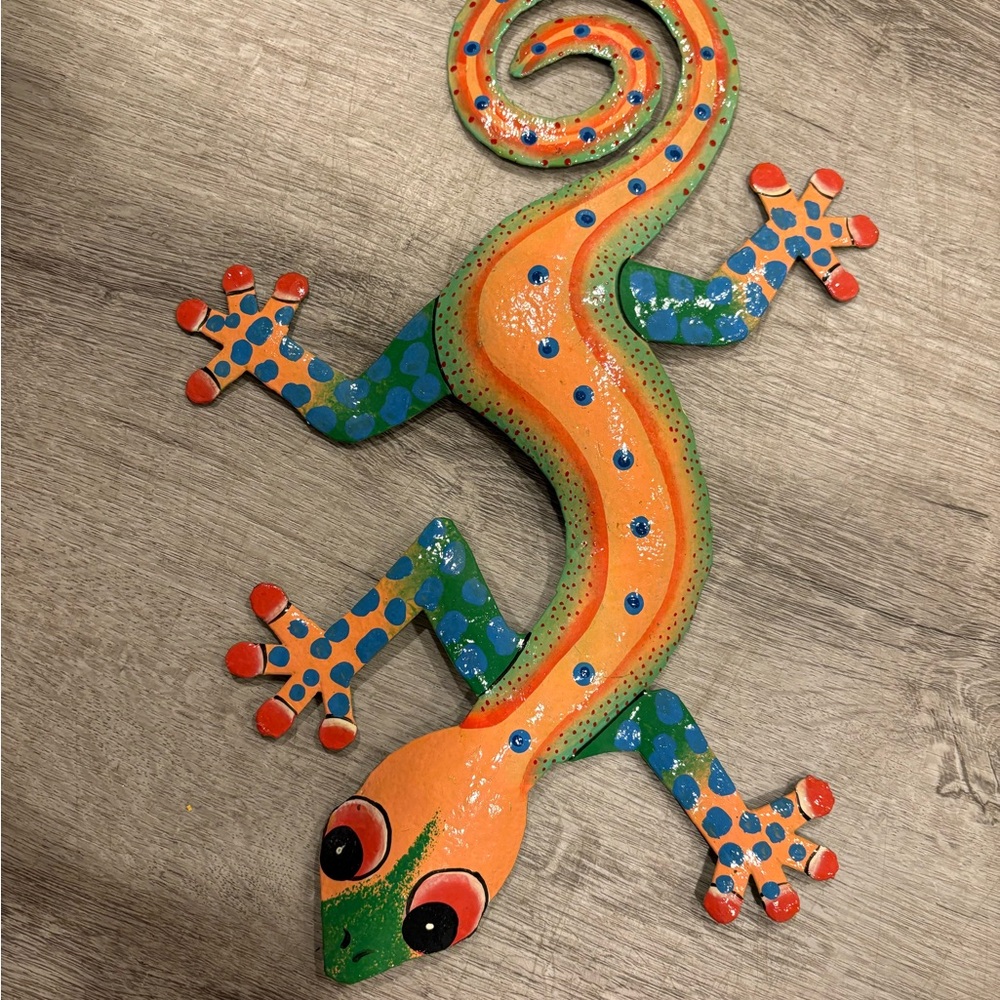 NWOT Metal Lizard Gecko wall decoration